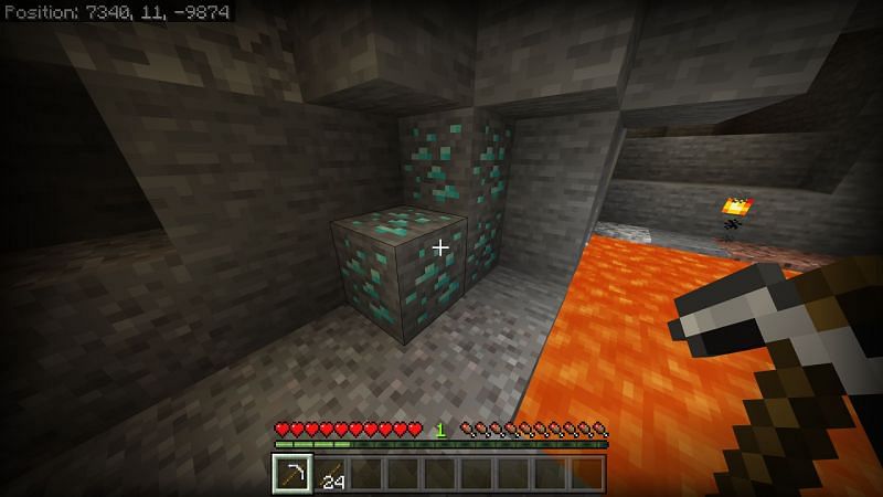 Как сделать кирку в Minecraft10